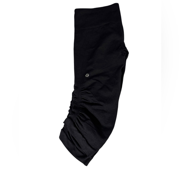 LULULEMON Ebb To Street Crop 21"
Black - Picture 2 of 6